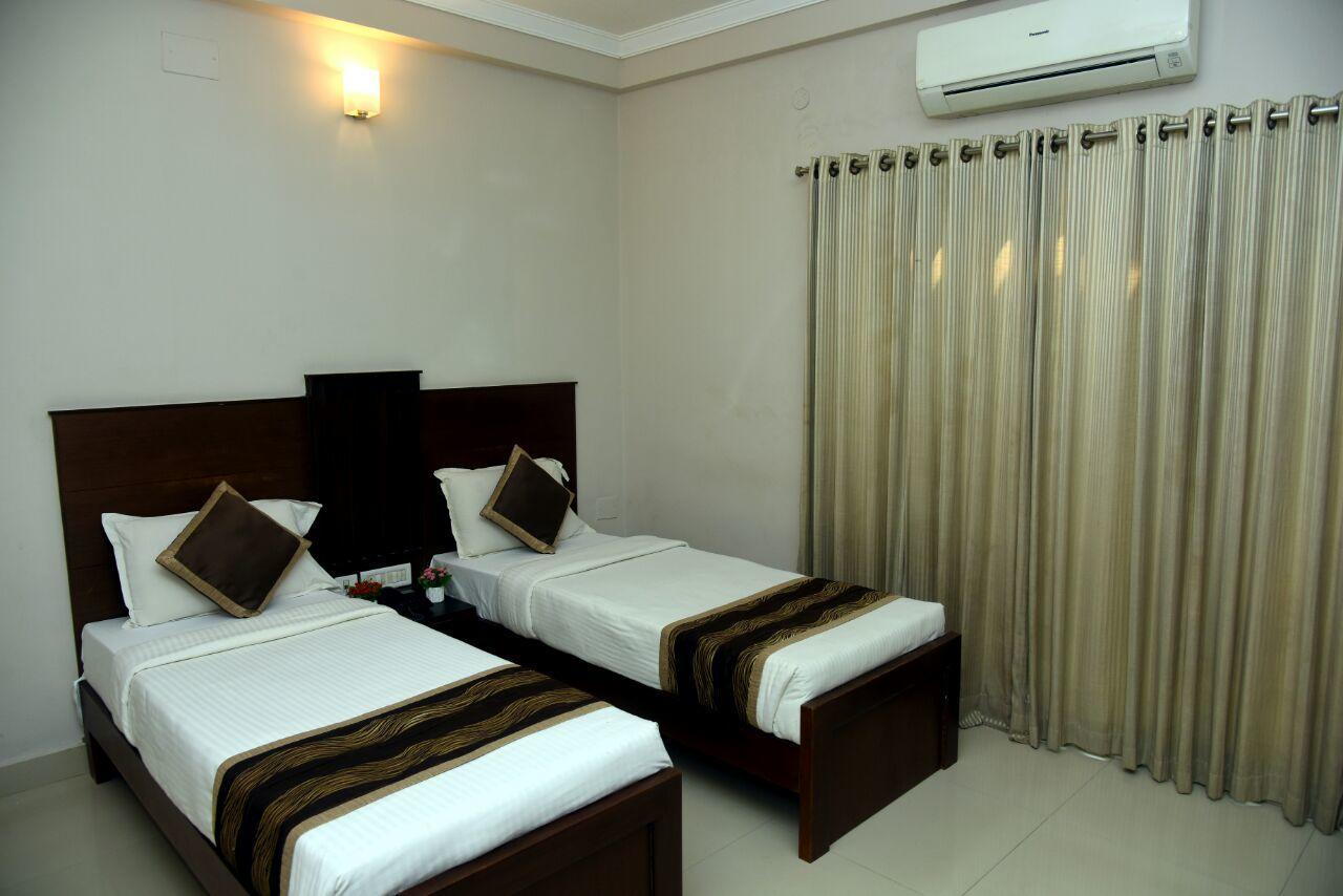 Hotel Pearl International Chennai Exterior photo